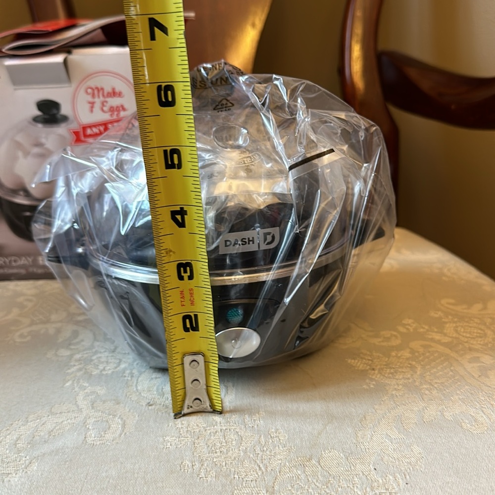 NIB Dash Everyday Egg Cooker, 7 egg capacity, variety of cooking styles - Picture 6 of 7